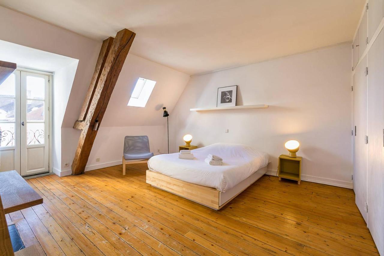 La Plume Aux Pieds Du Parvis Saint Jean Apartment Dijon Exterior foto